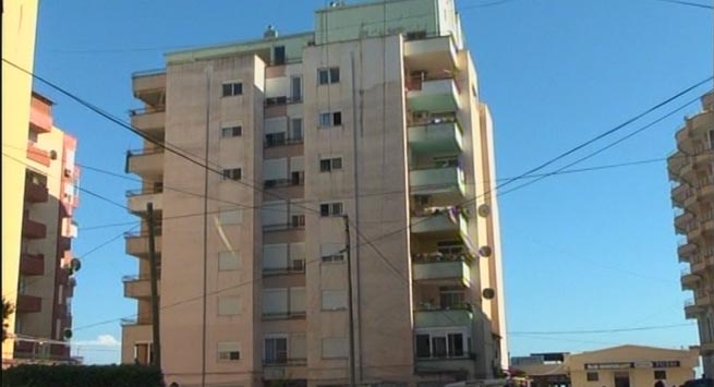 E RËNDË NË TIRANË/ Shkëputet ashensori i një pallati e lënduar një vajzë, ndodhet në…