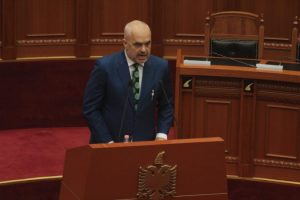 TENSIONET NË KUVEND/ Rama ndjesë Talat Xhaferit: Basha është fëmijë, s’mendon dhe s’di çfarë thotë