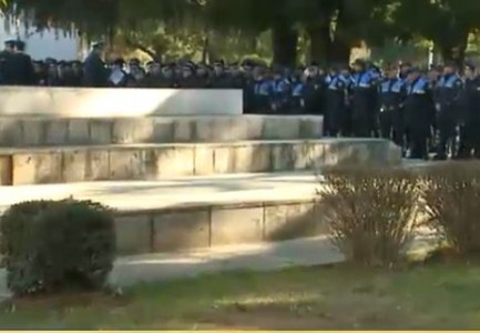 PROTESTA E OPOZITËS / Policë me kundragaz dhe autobote me ujë të ngjyrosur. Masa të rrepta nëse situata tensionohet