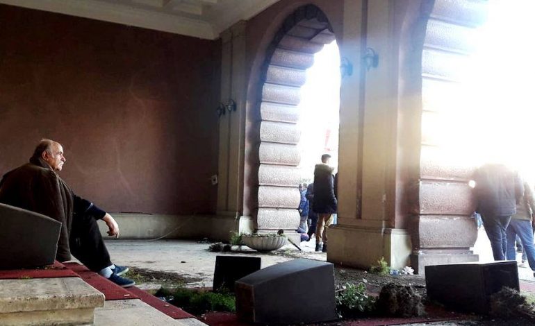 “KËRPUDHËN E RRËZUAM”/ Dhjetë arsye pse dështoi protesta Basha- Kryemadhi