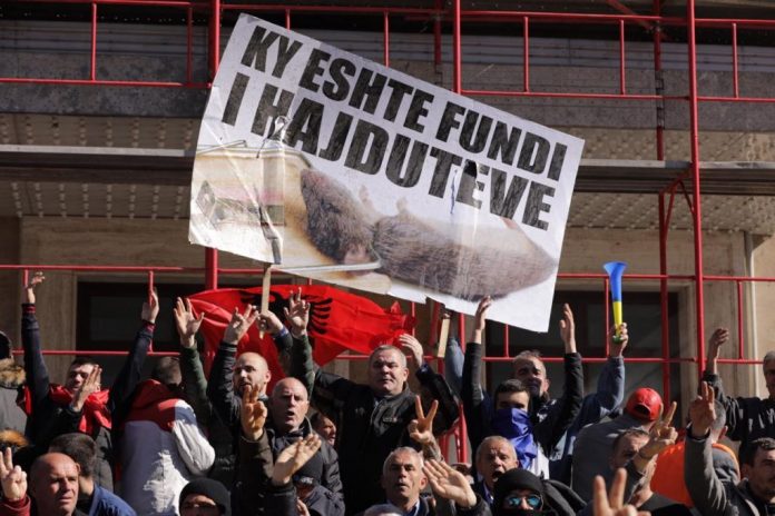 “16 SHKURTI”/ Reagon OSBE: Shkelje e parimeve të protestës demokratike, nxitësit dhe autorët…