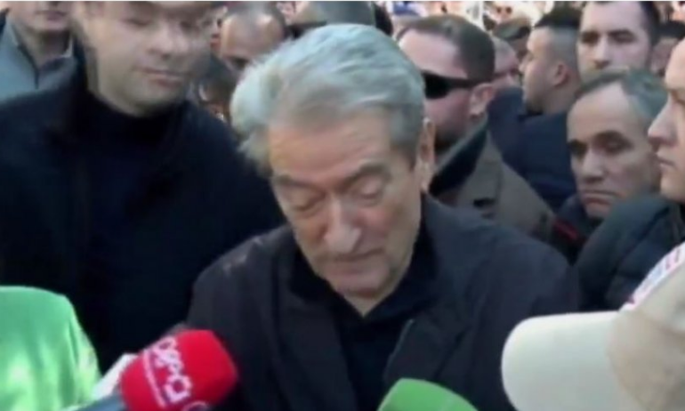PROTESTA E OPOZITËS/ Berisha: Do e analizojmë pastaj se kush e çau kordonin