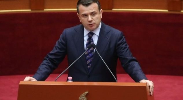 IZOLIMI I HYRJES SË KRYEMINISTRISË/ Balla: Mund të godasë me GURË Paloka