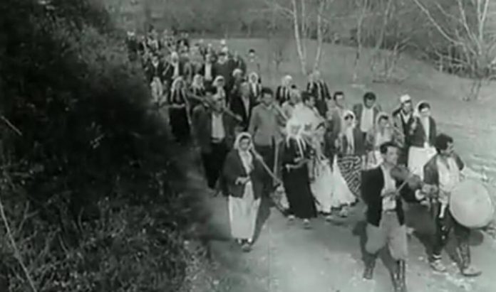 “NË FLAKËT E REVOLUCIONIT”/ Rifillon cikli i shfaqjes së thesareve të Arkivit