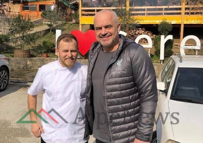 PRONARI RESTORANTIT POSTON FOTO ME RAMËN/ Xhelal Mziu i bëhet “hurdhë”: Uroj… (KOMENTI)