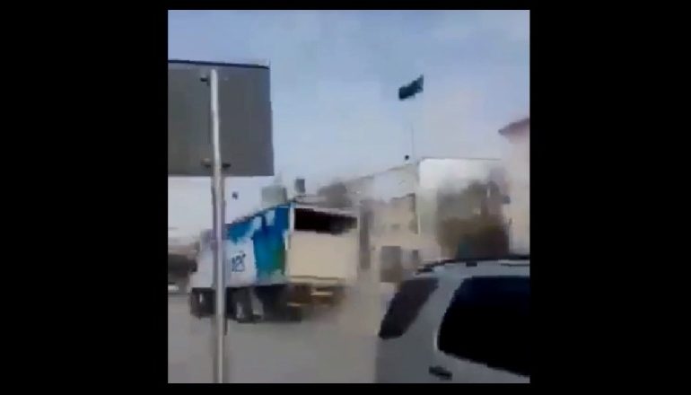 NJË I VDEKUR DHE 16 TË PLAGOSUR/ Dalin pamjet e aksidentit tragjik: Shoferi ka humbur… (VIDEO)