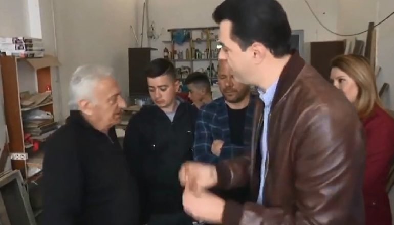GAFA E RADHËS E ISH-DEPUTETIT BASHA/ Derë më derë për protestën në Paskuqan! Ku jetoni, në çfarë vendi? Qytetarja: Në…