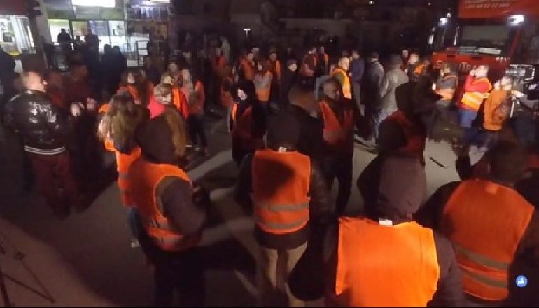 PROTESTA TEK “UNAZA E RE”/ Policia shoqëron SHTATË persona