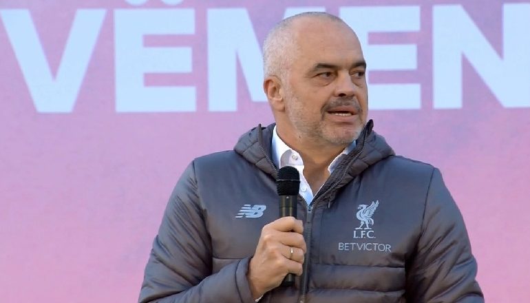 “KUR PASHË LULIN ME PALLTO…”/ Rama: Dolën nga parlamenti me vezë dhe shkojnë lëkunden nëpër pemë