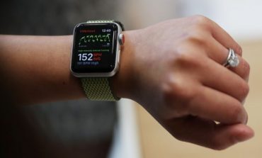 KINI KUJDES/ Dermatologët: "Apple Watch", të rrezikshëm për shëndetin
