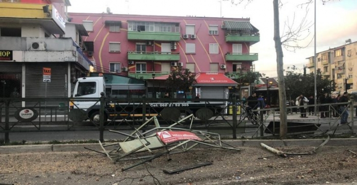 AKSIDENTI TEK 21 DHJETORI/ Detajet e REJA: Mbeten të plagosura 3 vajza