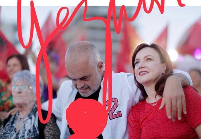KRAH NËNËS DHE BASHKËSHORTES/ Rama publikon foton: Një 8 Mars sa më të gëzuar për të gjitha gratë dhe vajzat
