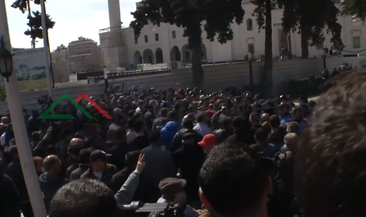 E “KAP” EUFORIA/ Ish deputeti i PD: Ka ardhur koha të futemi brenda dhe t’i nxjerrim zvarrë