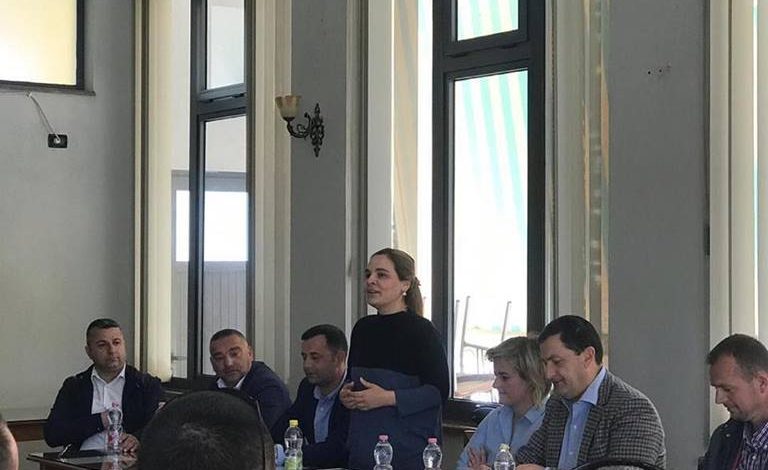 LSI “NË RËNIE TË LIRË”/ Monika Kryemadhi mbledh në Tepelenë… 30 vetë (FOTOT)