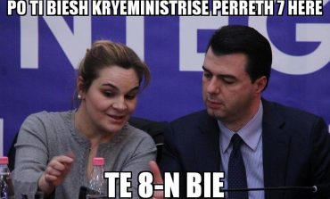 FOTOLAJM/ Opozita me MOTO të re: Po ti biesh Kryeministrisë përreth 7 herë...