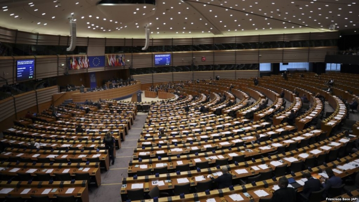 EUROPIANËT TË SHQETËSUAR/ PE miraton rezolutë kundër ndërhyrjes ruse