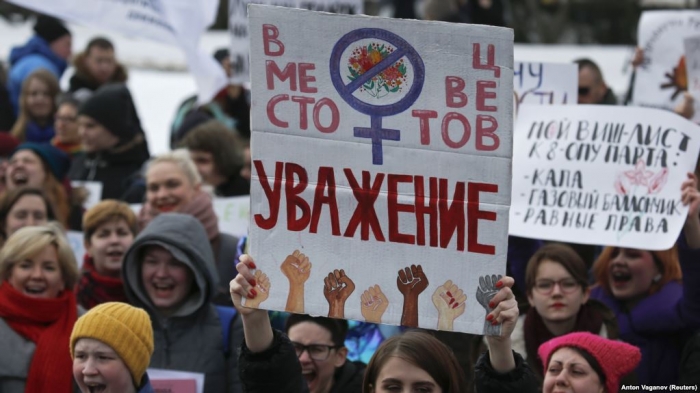 PROTESTOJNË PËR INTERNETIN/ Mijëra njerëz mbushin rrugët e moskës