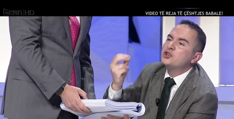DEBATI NË EMISION/ “Babale” Salianji “kërcënon” gazetarin: E di si të fluturoj apo jo? Lorenc Vangjeli: O trimi… (VIDEO)