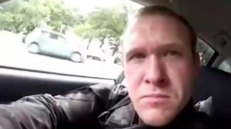 “ZELANDA” FRYMËZUAR NGA NACIONALISTËT SERBË/ Ja ç’dëgjonte në makinë autori i masakrës (VIDEO)