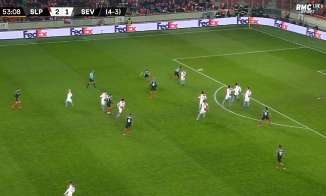 E PABESUESHME NË EUROPA LEAGUE/ Ish-lojtari i "Katalanasve" barazon për Sevillan me golin e vitit (VIDEO)