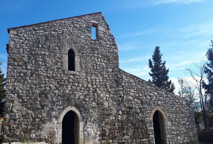 U DËMTUA NGA ERA/ Riparohen dëmet në kishën e “Shën Premtes” në Lezhë  (FOTOT)