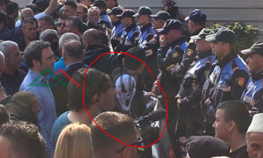 PROTESTA/ Policia thirrje Gazmed Bardhit: Largo njerëzit me maska