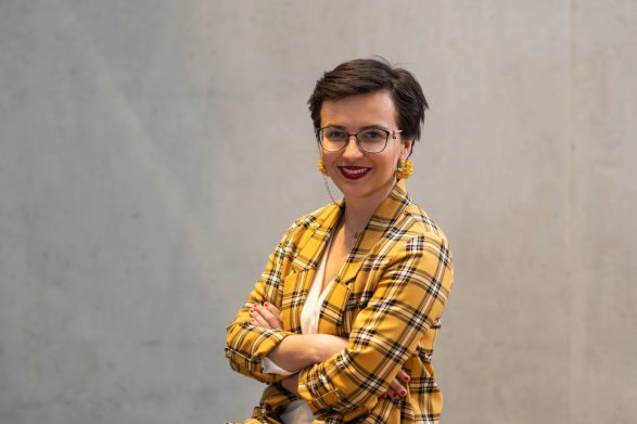 HISTORI FRYMËZUESE/ Njihuni me Arbelën, SHQIPTAREN që synon Parlamentin zvicerian (FOTOT)