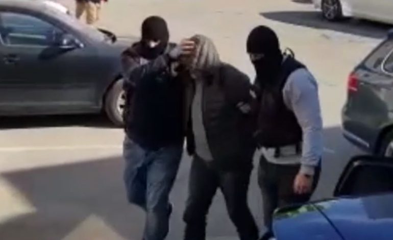NË KËRKIM NDËRKOMBËTAR/ Arrestohet në Tiranë tutori i prostitucionit (VIDEO)