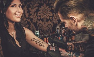 SUPERSTICIOZËT TË MBAJNË VESH/ Këto tatuazhe konsiderohen fat i keq (FOTO)