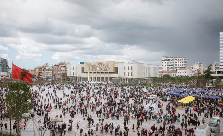 “DITA E VERËS”/ Erion Veliaj propozon shtyrjen e festimeve më 17 mars. Ja arsyeja