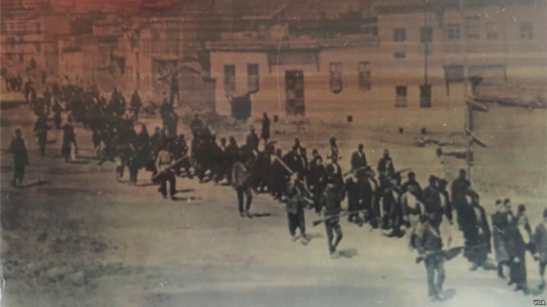 MASAKRA E TIVARIT/ Si i vrau Hoxha 4 mijë djem e burra të Kosovës
