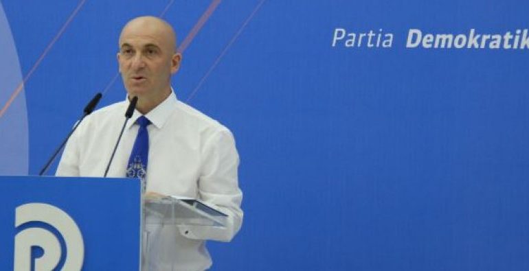 OPOZITA E RE/ Si ndryshoi mendje Alban Zeneli për të marrë mandatin. Ja çfarë deklaroi tek PROTESTA e fundit