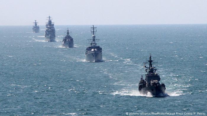 SINJALE RUSISË? Anijet luftarake të NATO-s vendosen në Detin e Zi