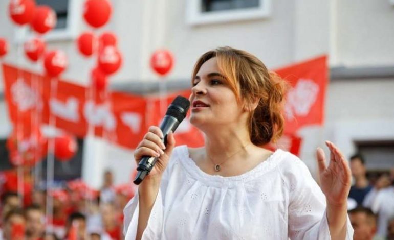 “JU RUAJT ZOTI JU DHE SHQIPTARËVE”/ Ish-deputetja Kryemadhi: Do të ketë zgjedhje të… ditët ikin shpejt