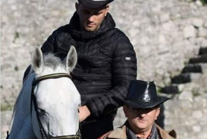“ME KAMPIONIN TIM”/ Publikohet foto e Astrit Bilalit me djalin e tij boksier