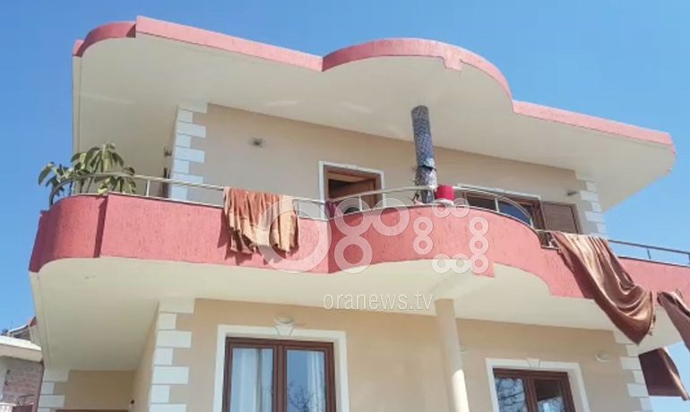 VODHËN 1 MILION E 700 MIJË LEKË/ Këta janë dy të rinjtë që dhunuan dhe familjarët …teksa shihnin telenovela (VIDEO)