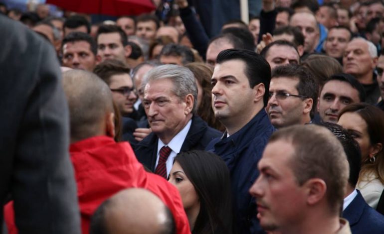 PROTESTA E PD DHE LSI-s/ A do ti lërë vetëm ish-deputeti Basha sot militantët, pasi ndodhet në…