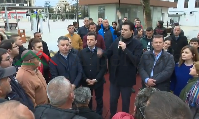 TAKIMI NË BERAT/ Basha entuziasmohet por i bien fuqitë. Ja me sa persona tenton të rrëzojë Ramën (PAMJET)