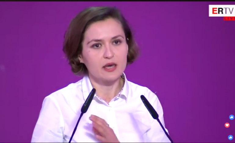KONGRESI I PS LIVE/ Minstrja Shahini: Reforma në ARSIM ka dhënë rezultate. Jemi në rrugën e duhur