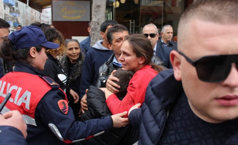 PËRPLASJA TEK “PETRO NINI”/ Reagon “Dhoma e Përmbaruesve”: Distancohemi nga ky rast, policia…