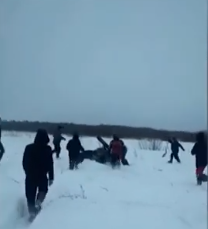 RROTULLIMI NË MES TË BORËS/ Çfarë NUK shkoi mirë që sportisti përfundoi… (VIDEO)
