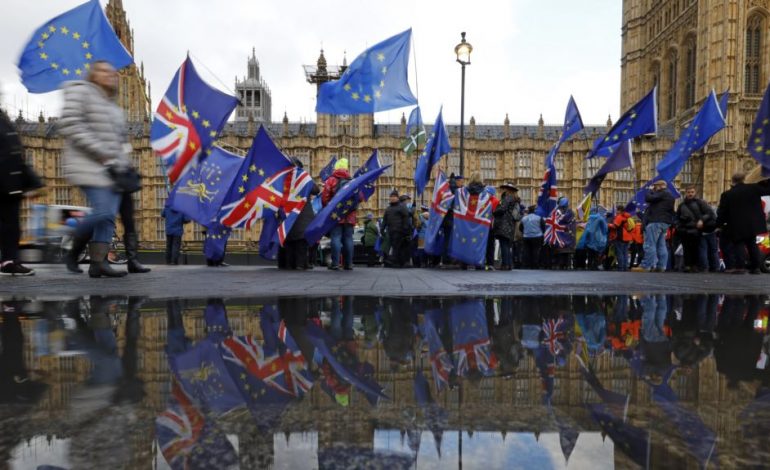 BREXIT/ Mijëra protestues në Londër bëjnë thirrje për referendum