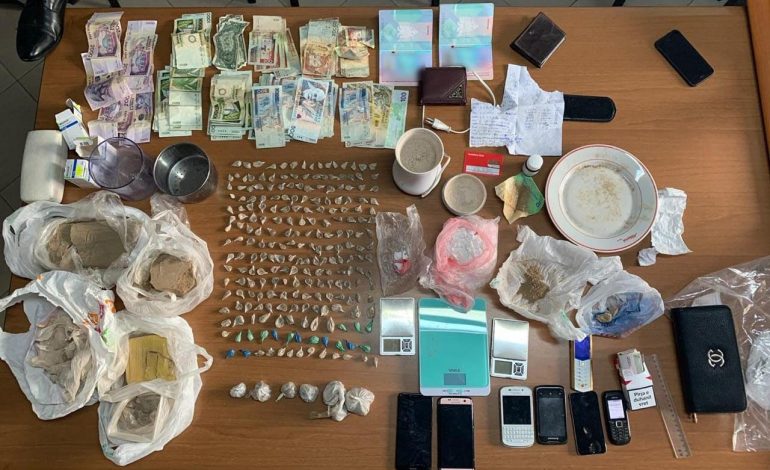 KTHYEN SHTËPINË NË LABORATOR DROGA/ Si u arrestuan “Loli i Verës” dhe “Pipo”, ishte…