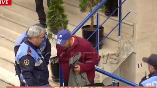 ”DO I HEDH BENZINË”/ Banka kërkon t’i sekuestrojë banesën. Familja ngujohet (VIDEO)