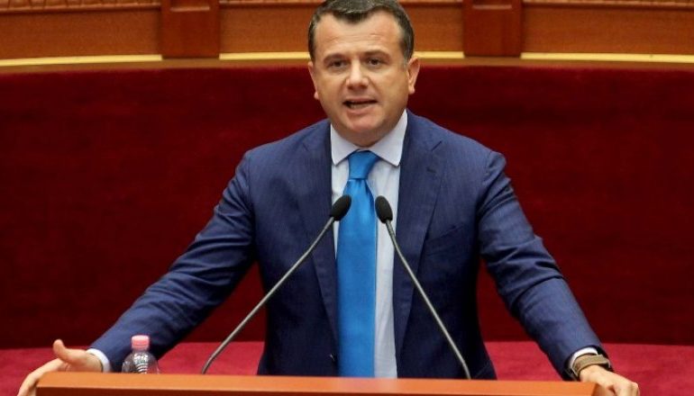1 DITË PAS 11 VJETORIT TË TRAGJEDISË/ Balla: E pakuptimtë që shkaktarët e Gërdecit protestuan…