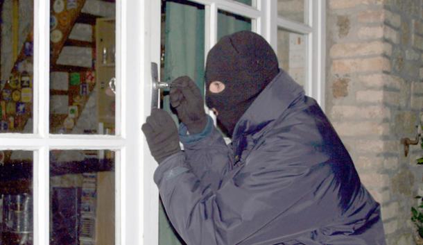 “TË PASUR” PËR 24 ORË/ Kapen dy autorët e VJEDHJES së banesës në Peqin. Kishin…