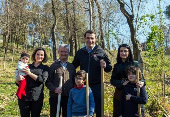 “DHURO NJË PEMË”/ Qytetarët i bashkohen nismës për Tiranën e gjelbër. Apeli i Veliajt