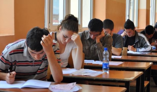 PROVIMET E MATURËS/ Vjen RISIA: Korrigjimi do të bëhet elektronik, mësuesit…