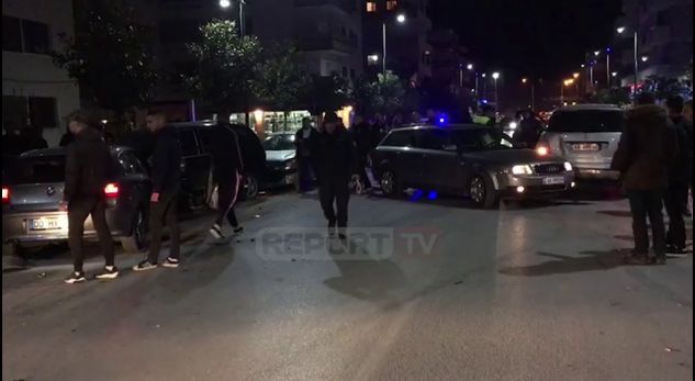 E RËNDË NË FIER/ Gjashtë mjete përplasen me njëri-tjetrin, dëmtohen…