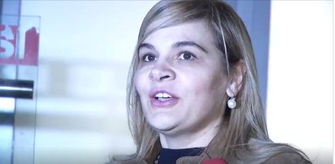 “MONA E HËNGRE MBETE PA…”/ Kryemadhi i “lë ZOTIN” deputetëve të rinj, komentuesit: Ruaj florinjt ti (FOTO)